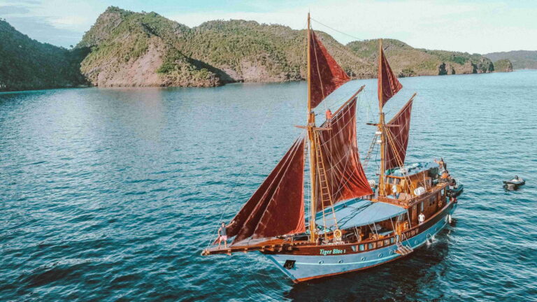 Sailing-Phinisi-smaller-scaled